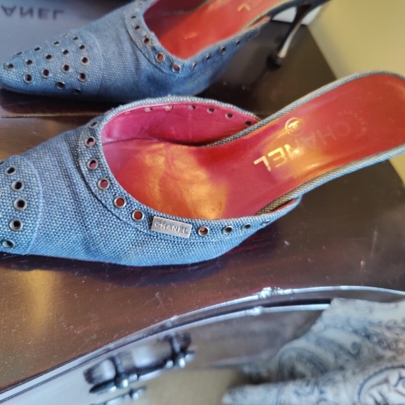 Chanel shoes - Picture 2 of 9